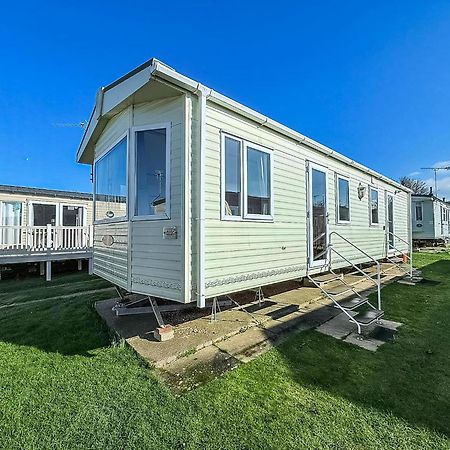 Lovely 6 Berth Caravan For Hire At Manor Park In Hunstanton Norfolk Ref 23044S ภายนอก รูปภาพ