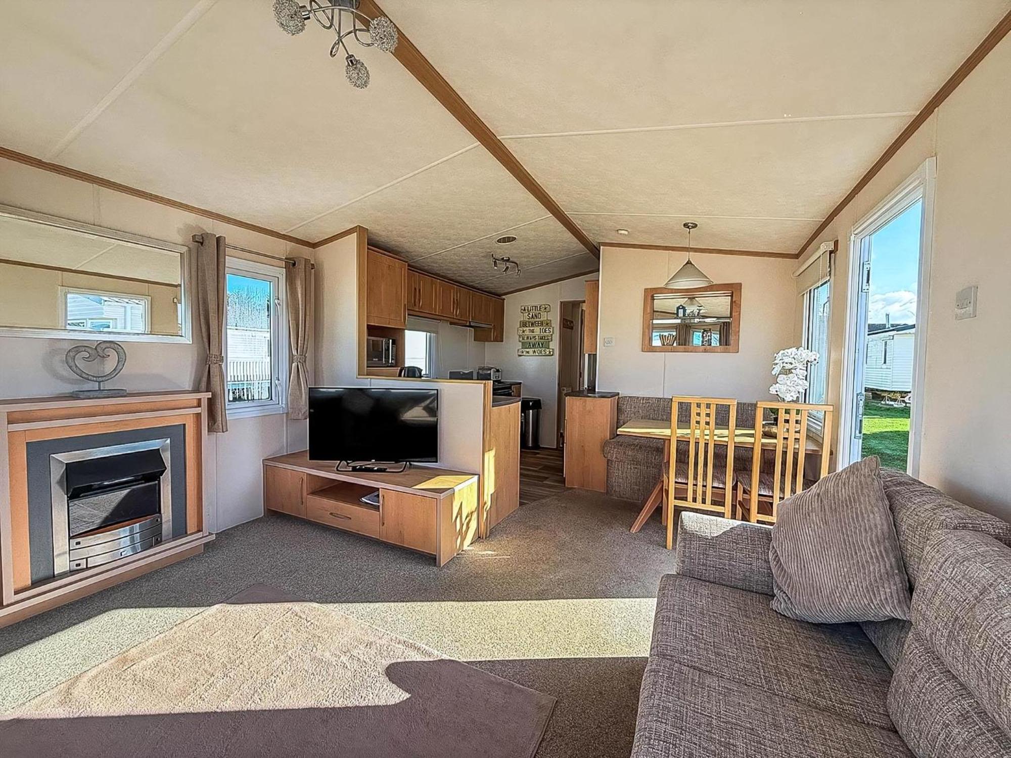 Lovely 6 Berth Caravan For Hire At Manor Park In Hunstanton Norfolk Ref 23044S ภายนอก รูปภาพ