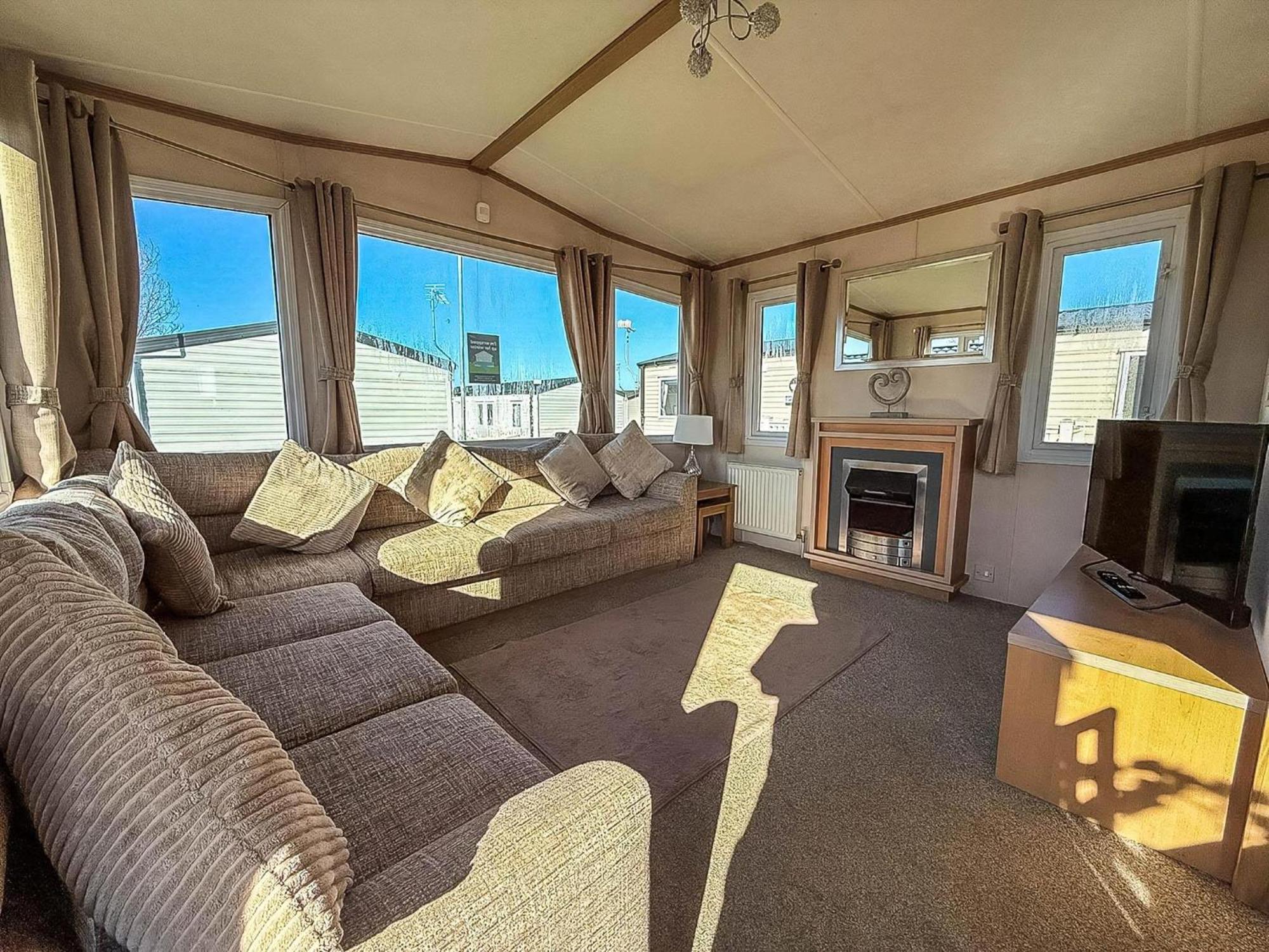 Lovely 6 Berth Caravan For Hire At Manor Park In Hunstanton Norfolk Ref 23044S ภายนอก รูปภาพ