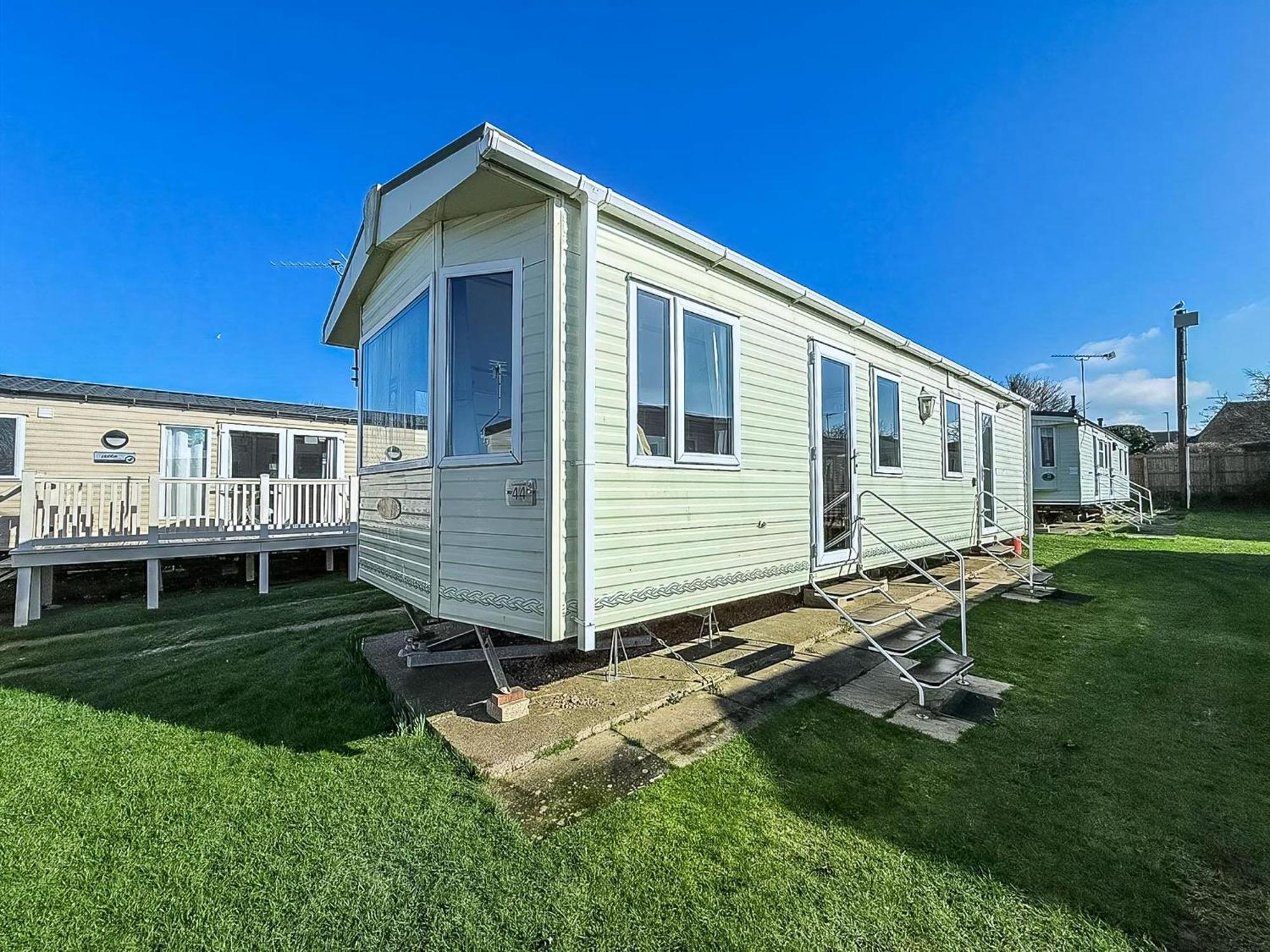 Lovely 6 Berth Caravan For Hire At Manor Park In Hunstanton Norfolk Ref 23044S ภายนอก รูปภาพ
